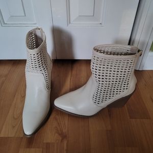White Boots - Size 8.5 - Justfab boots